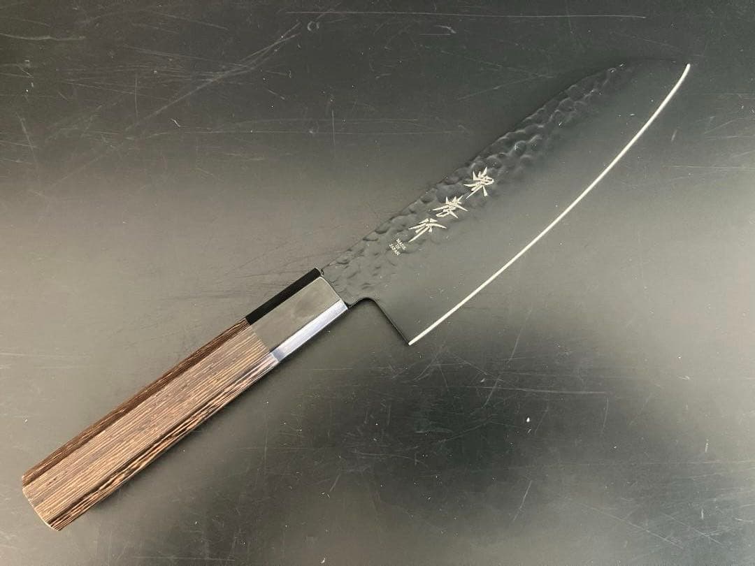 堺孝行 【黒影】 和三徳 170mm VG10 槌目 フッ素加工 和包丁