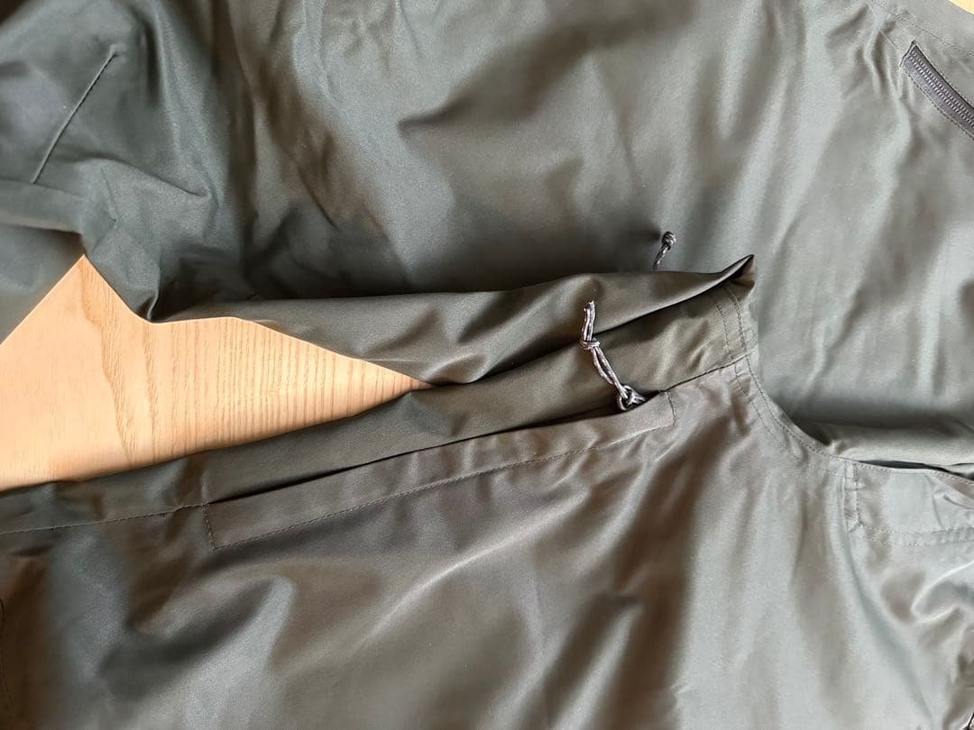 美品 OAKLEY スノーボードパンツ JP-M（US-S）