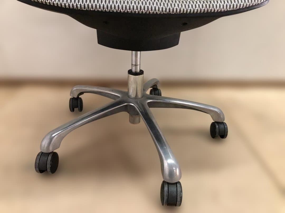 メッシュ オフィスチェア 肘付き キャスター付 デスクチェア 　1105-3