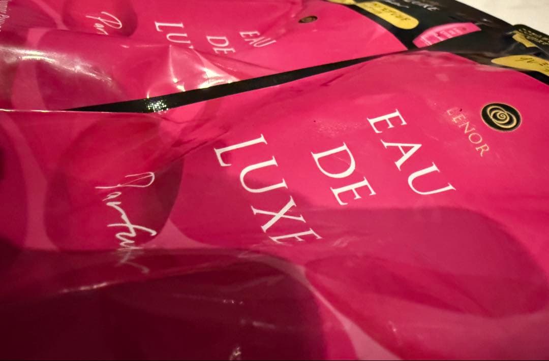 新品未使用□レノアオードリュクス　ファブリックフレグランス　詰め替え2袋