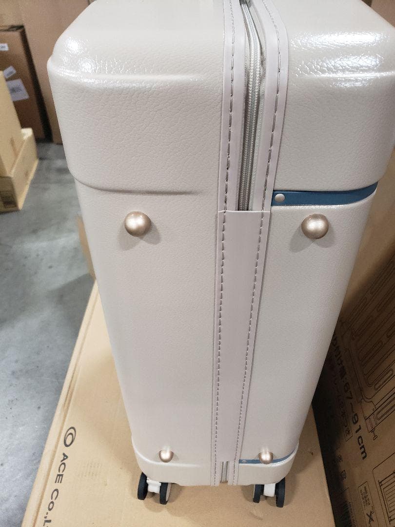 ハント] スーツケース ノートル No.06883 75L 5~7泊 4.4㎏