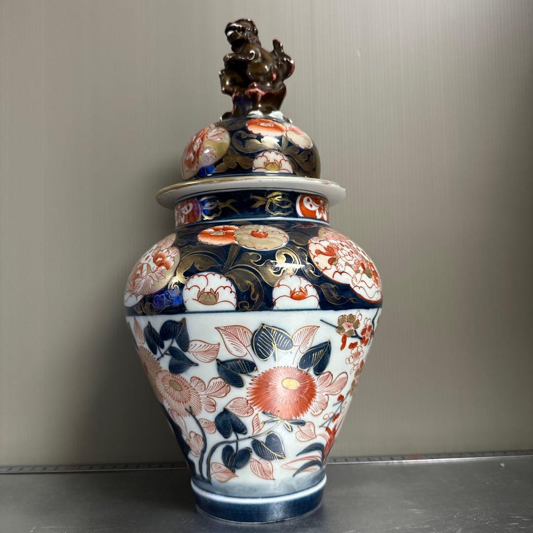 古伊万里、染錦、獅子、花絵、沈香壺、　塗り箱、付き、完品。