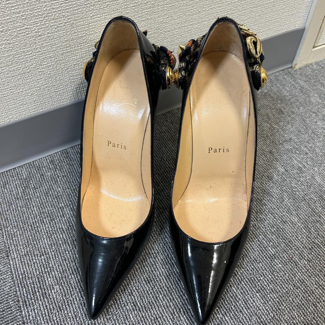 クリスチャンルブタンブラックハイヒール