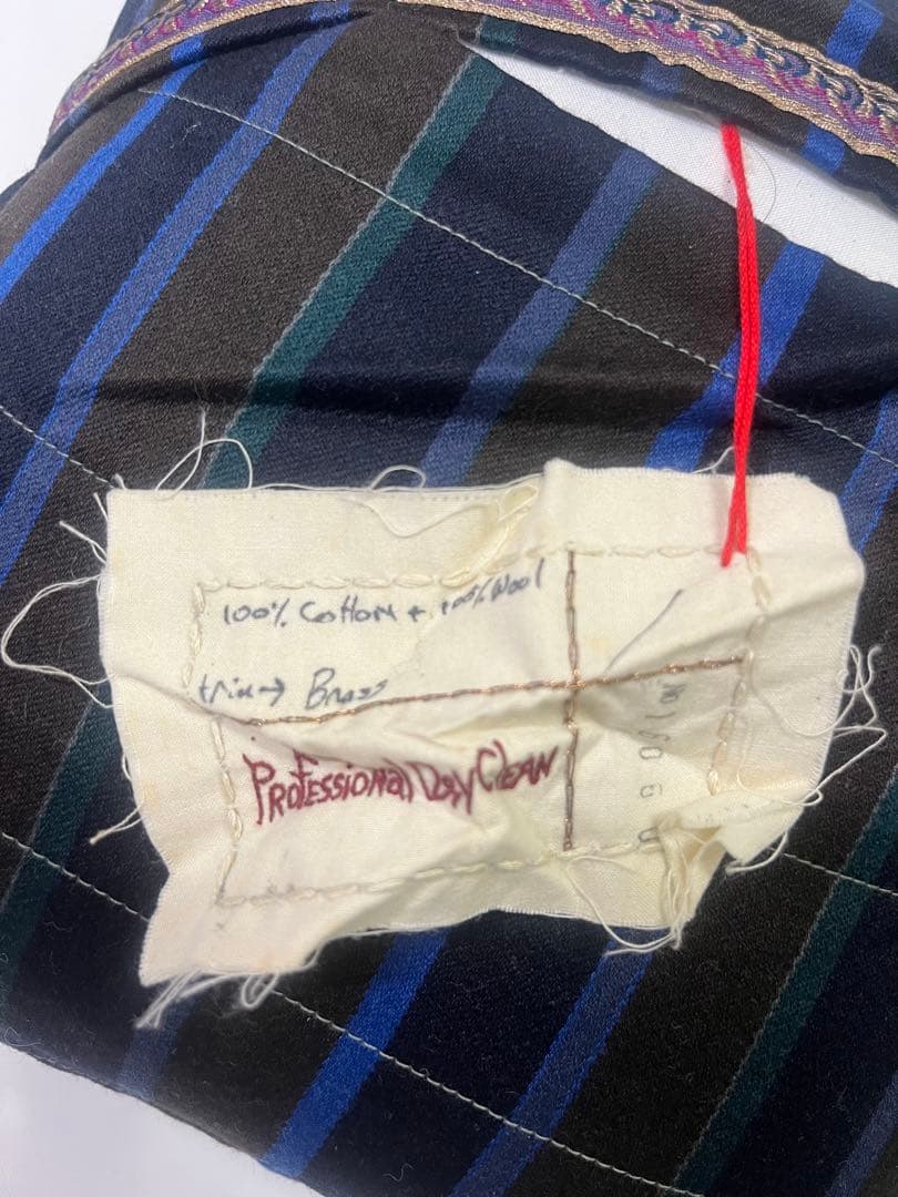 Chatav ectabit ブラッククッションカバー 金色刺繍