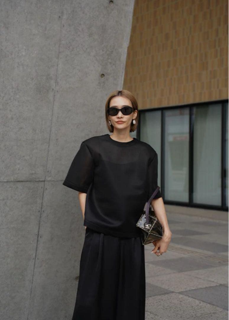 【美品】ELLIE シースループルオーバー BLACK