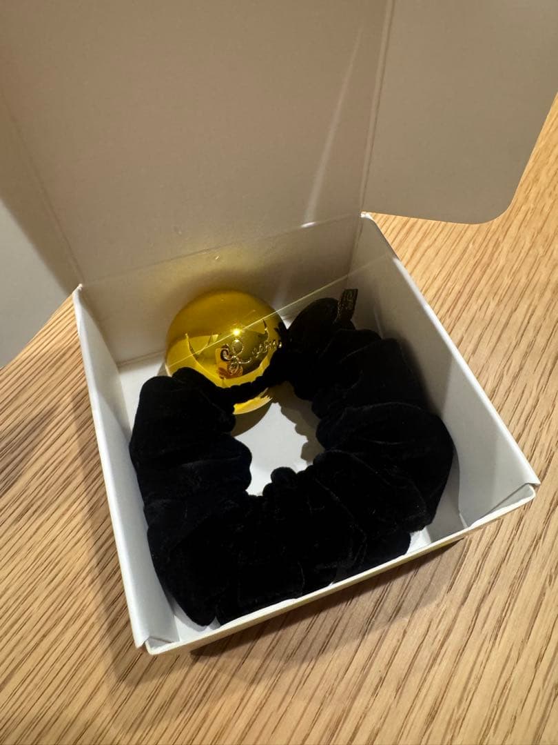 【新品 未使用】LOEM TOKYO ブラックmoon シュシュ