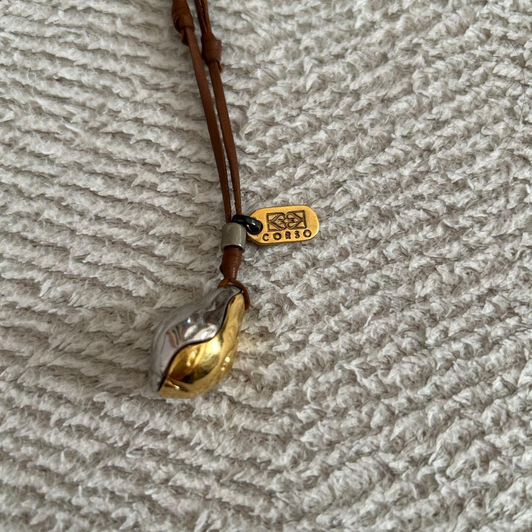 CORSO ドロップ型ペンダントネックレス