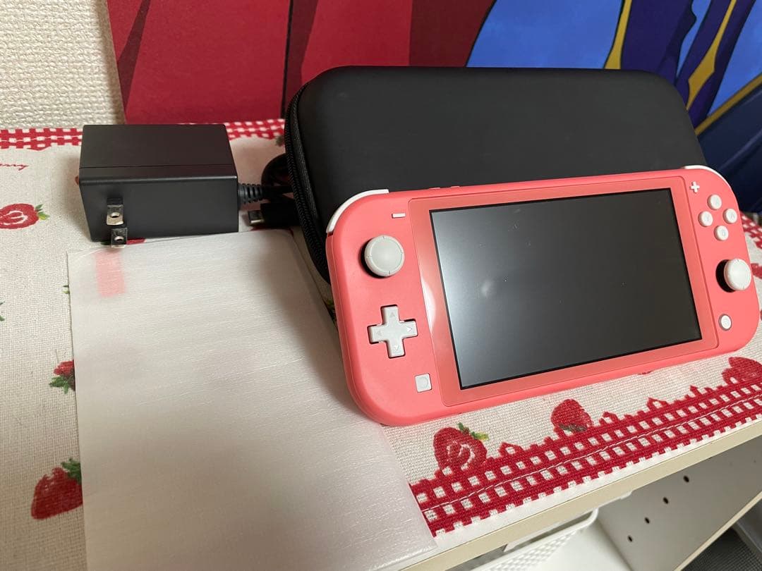 Nintendo Switch Lite Coral 本体　純正ケース