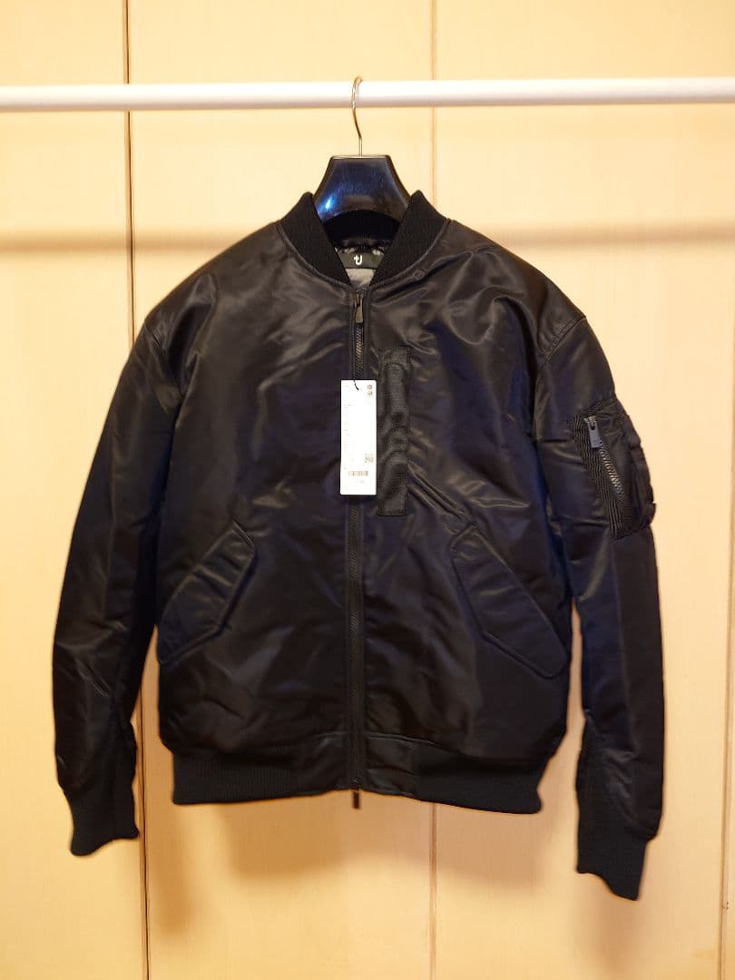 ユニクロ　+J復刻版ハイブリッドダウンオーバーサイズMA1　Lサイズ ブラック