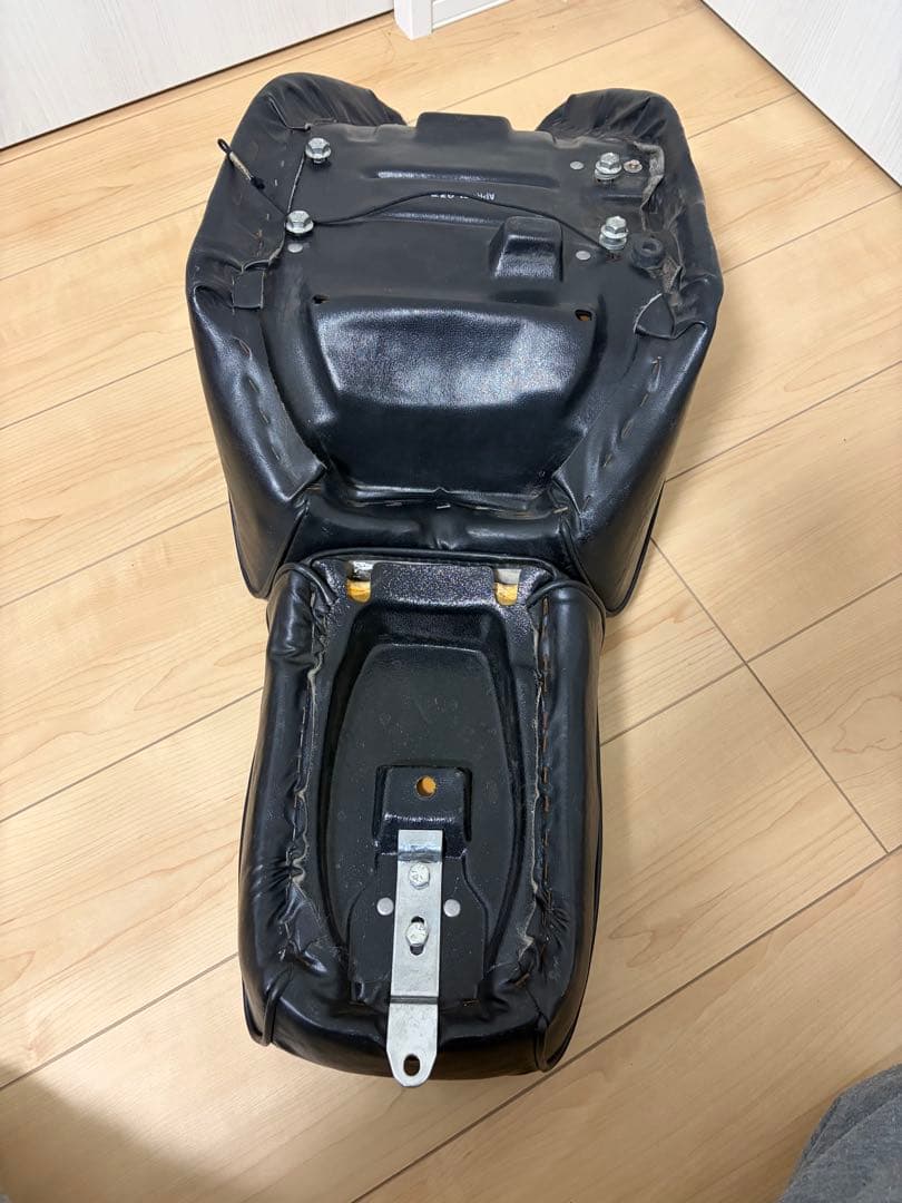 う*匠様 【超激レア】FXRハーレー純正シート　エボ