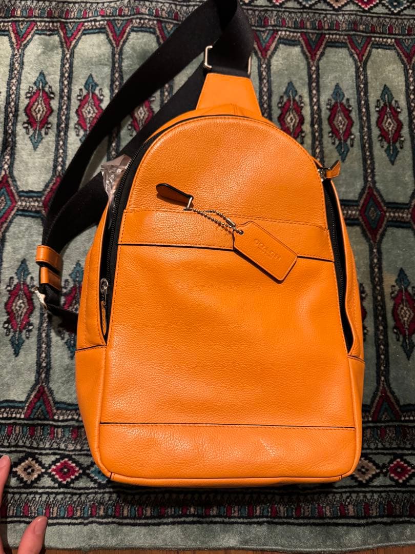 coach オレンジレザー ボディバッグ