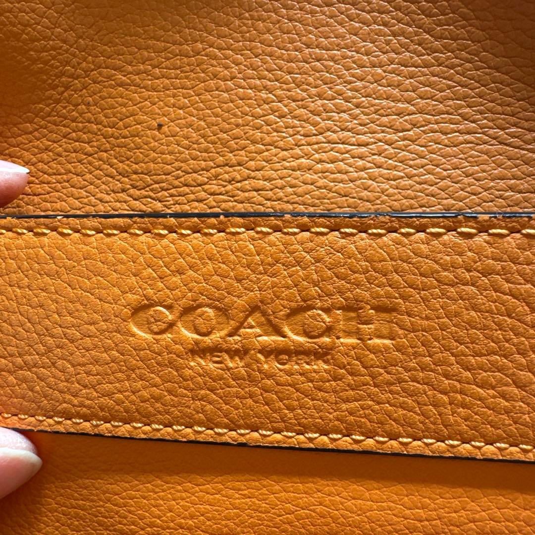 coach オレンジレザー ボディバッグ
