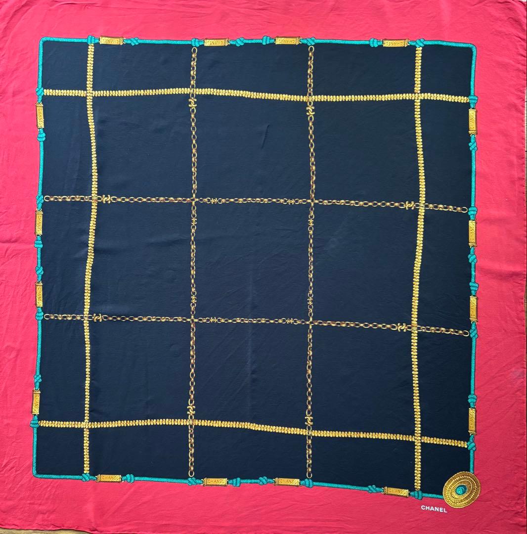 CHANEL シルクスカーフチェーンデザイン