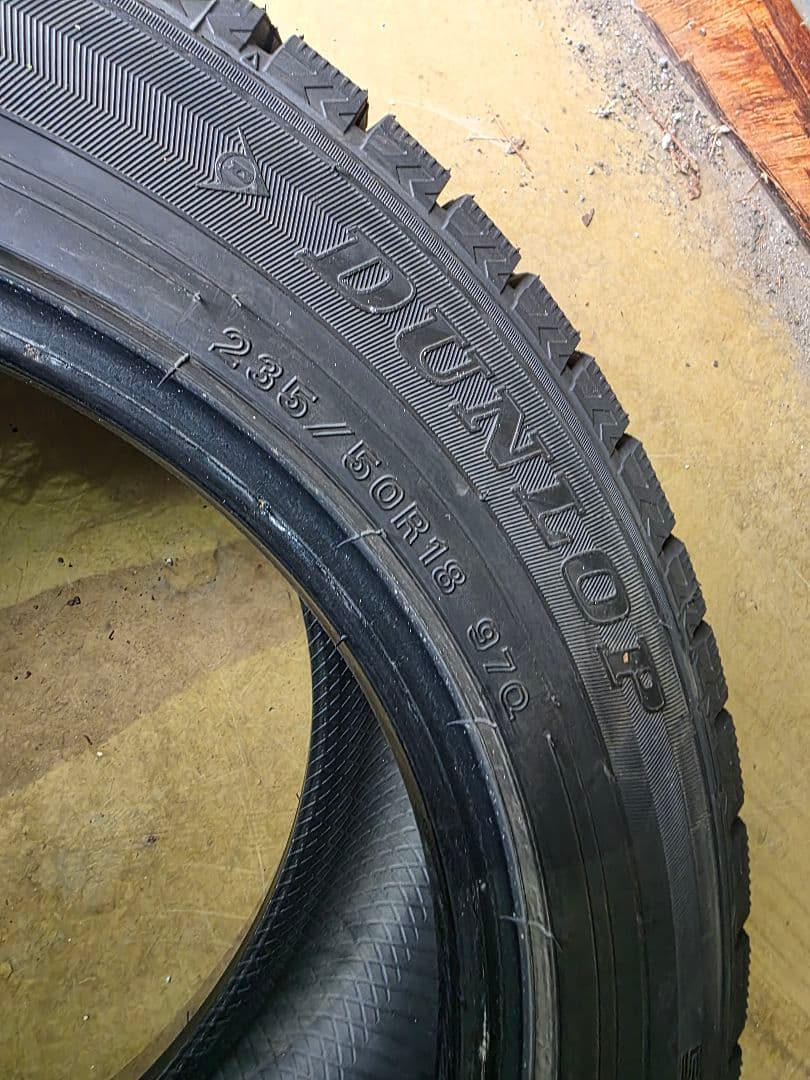 ダンロップ冬タイヤウィンターマックス２３５５０１８バリ山イボつき