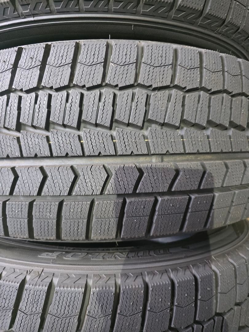 ダンロップ冬タイヤウィンターマックス２３５５０１８バリ山イボつき