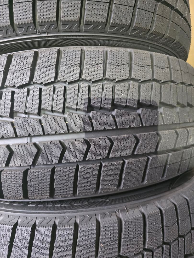 ダンロップ冬タイヤウィンターマックス２３５５０１８バリ山イボつき