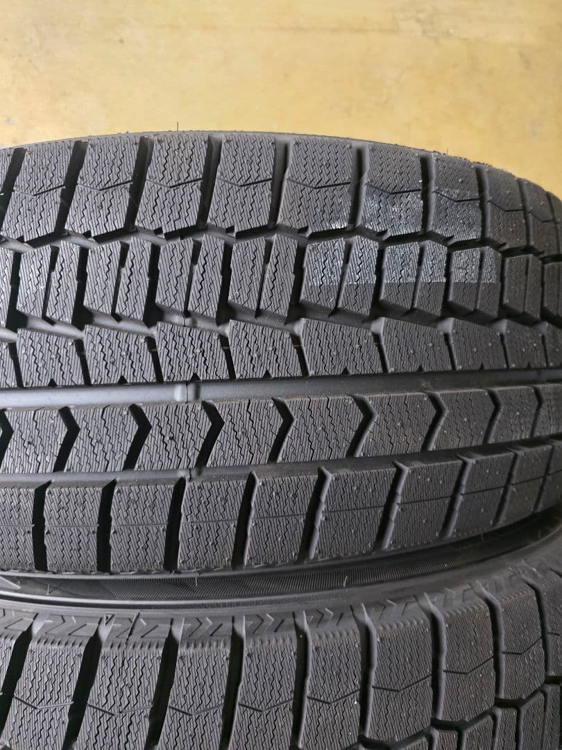 ダンロップ冬タイヤウィンターマックス２３５５０１８バリ山イボつき