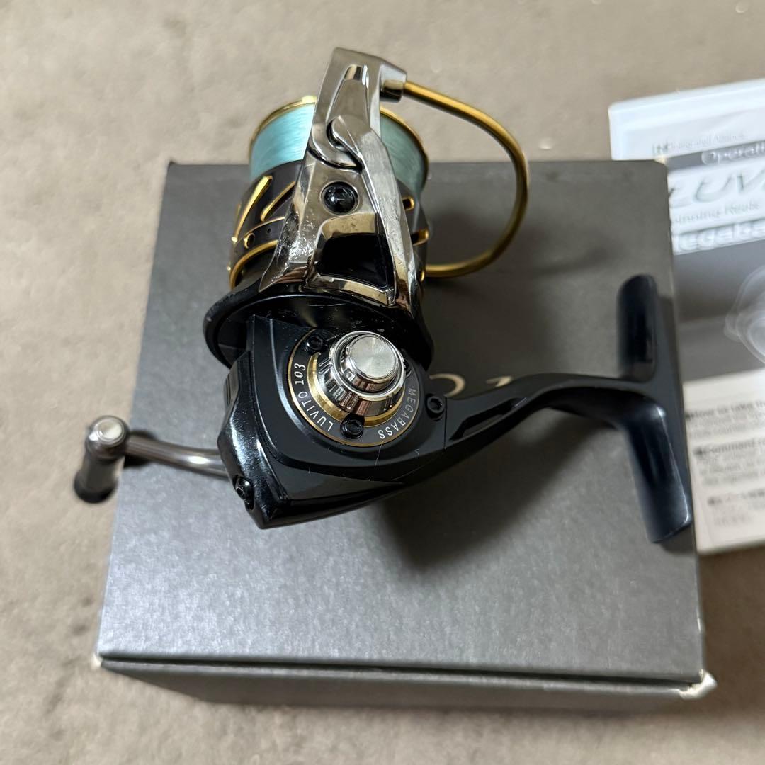 Megabass LUVITO 103 スピニングリール