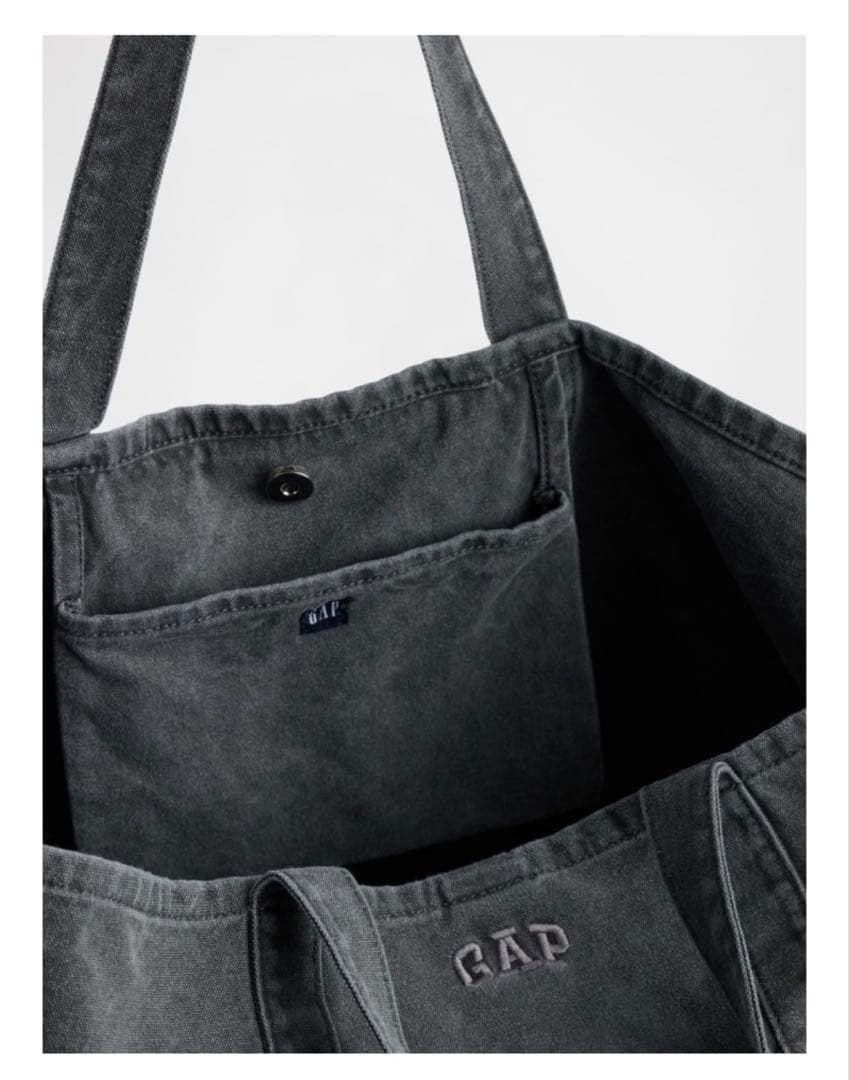 GAP ブラック　ロゴトートバッグ