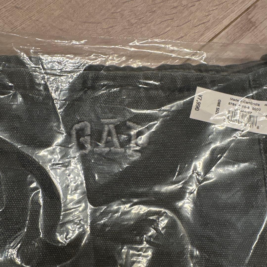 GAP ブラック　ロゴトートバッグ