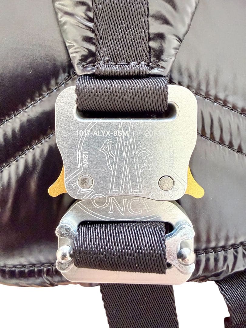 MONCLER GENIUS × 1017 ALYX 9SM クロスボディバッグ