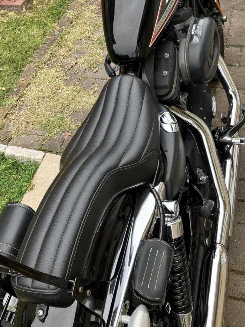 スポーツスター用 黒 XH-02-3007 XL883R 2011年式に使用