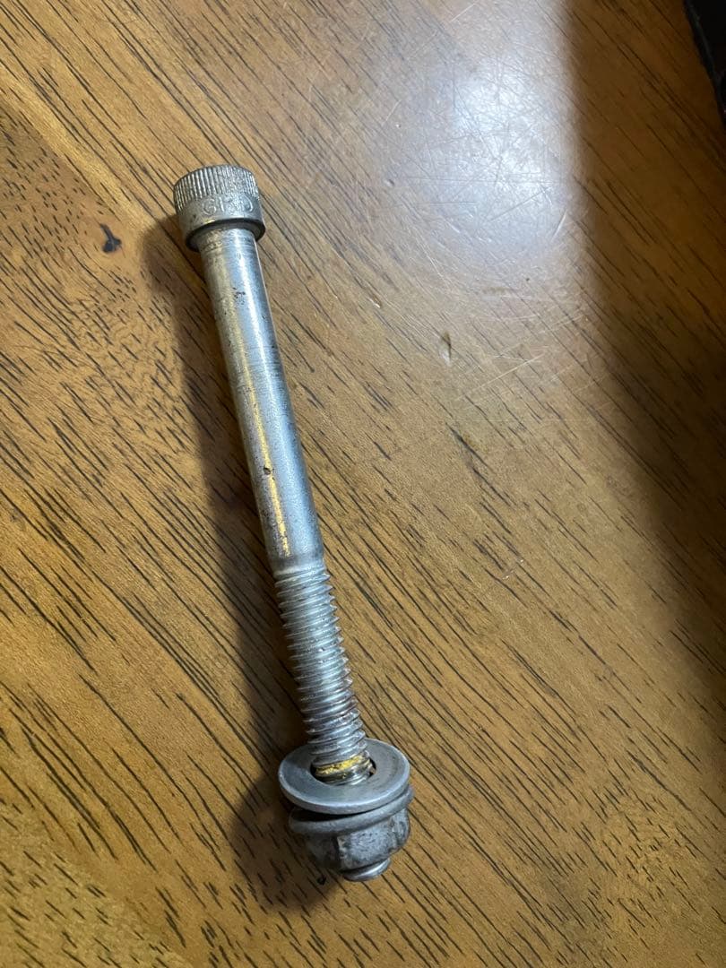 スポーツスター用 黒 XH-02-3007 XL883R 2011年式に使用