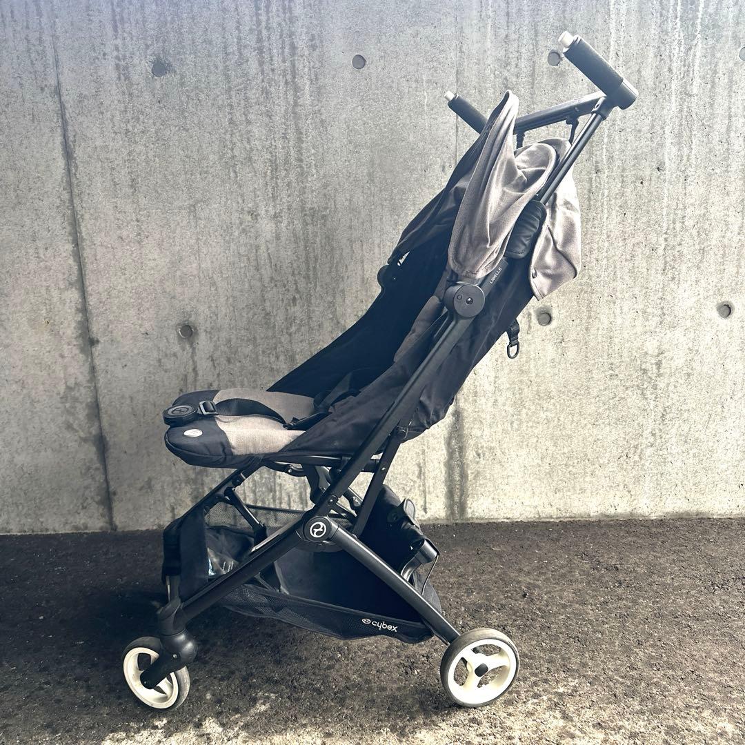 機内必須バッグ、箱付きベビーカー(Cybex Libelle)