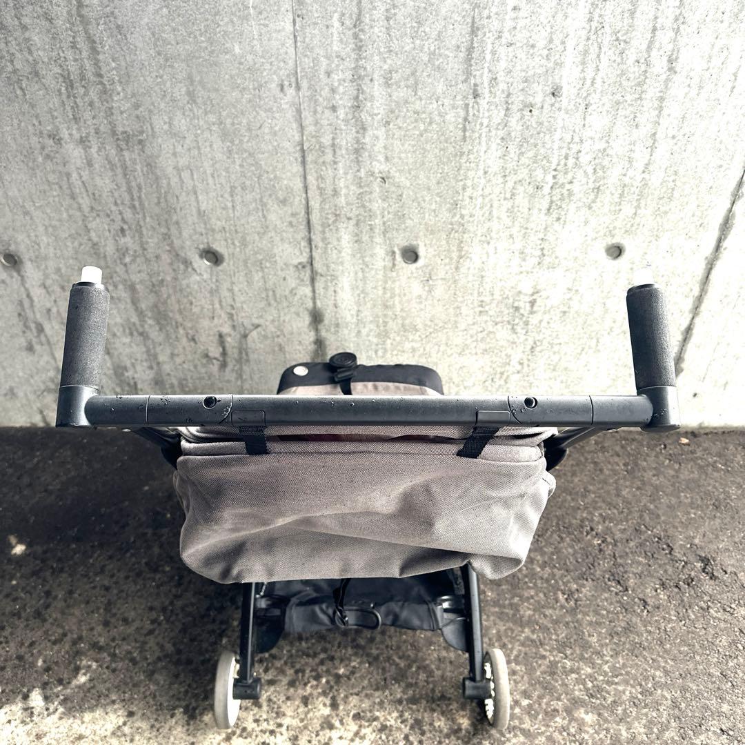 機内必須バッグ、箱付きベビーカー(Cybex Libelle)