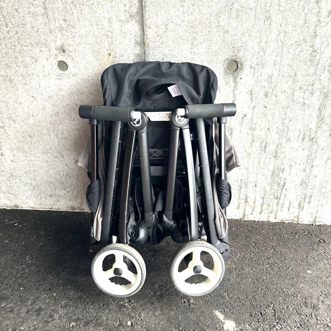 機内必須バッグ、箱付きベビーカー(Cybex Libelle)