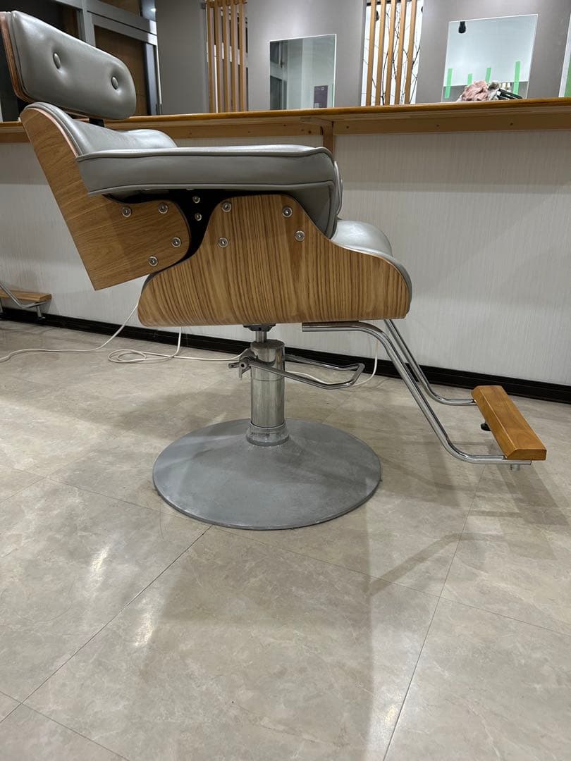 【送料込み】 美容室　中古スタイリングチェア　セット椅子