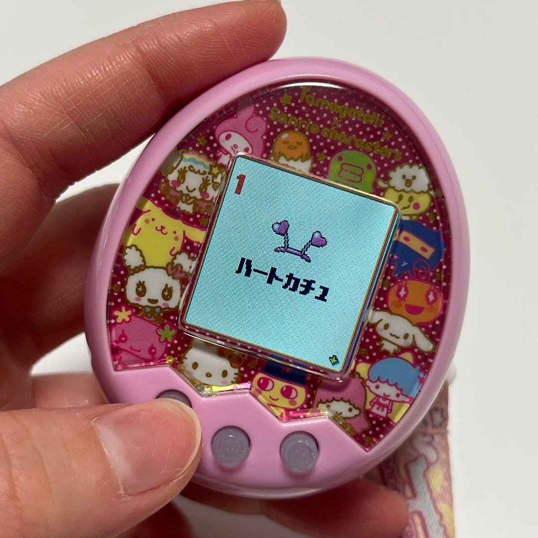 Tamagotchi m!x サンリオキャラクターズ　たまごっちみくす