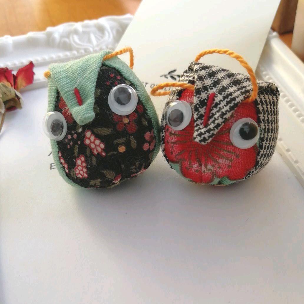 2匹セット　ふくろう　ハンドメイド　置物　人形　ちりめん　ひも付き　リメイク