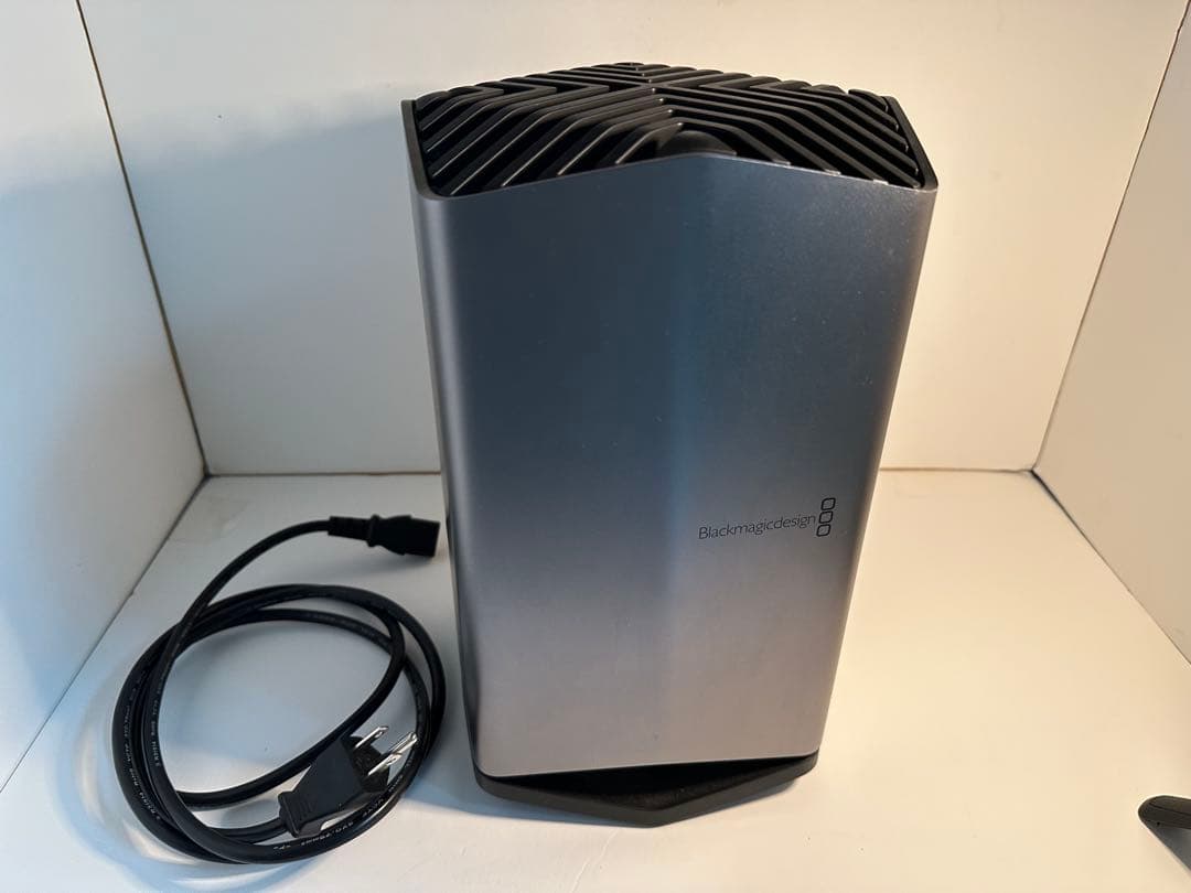 その他 Black Magic eGPU pro RX vega56