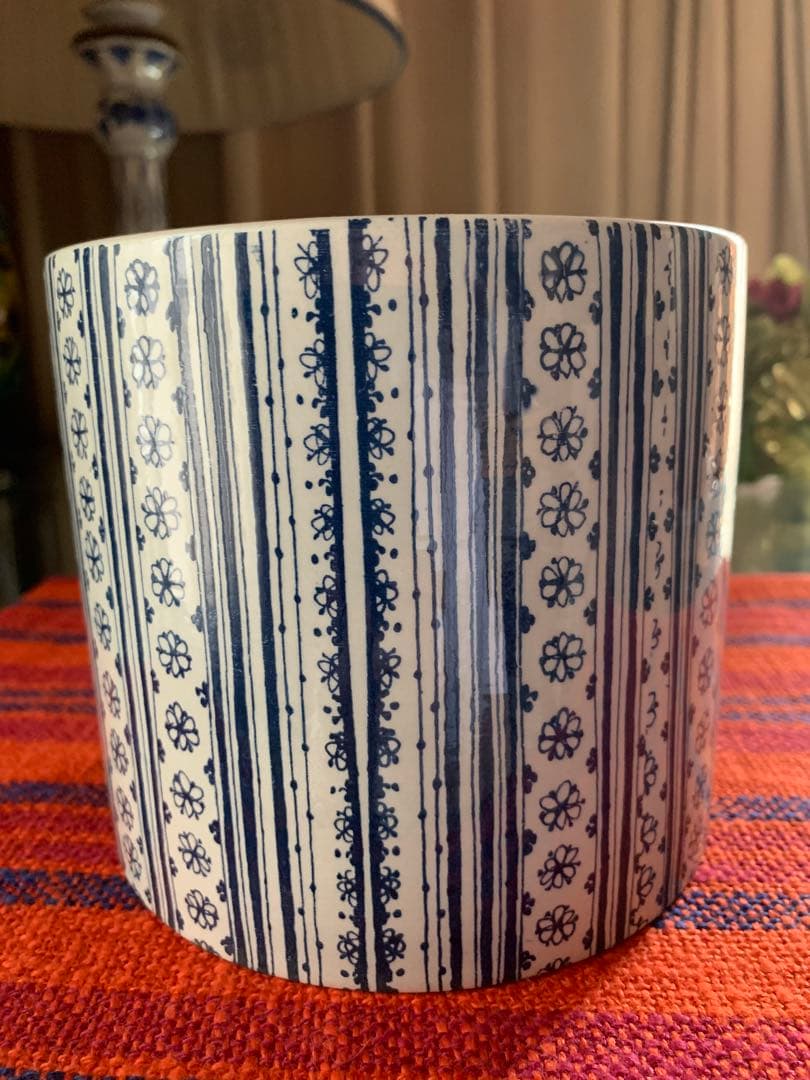 ビヨンヴィンブラッド　可愛い！ビンテージ・ニモール窯少女絵柄フラワーポット大です