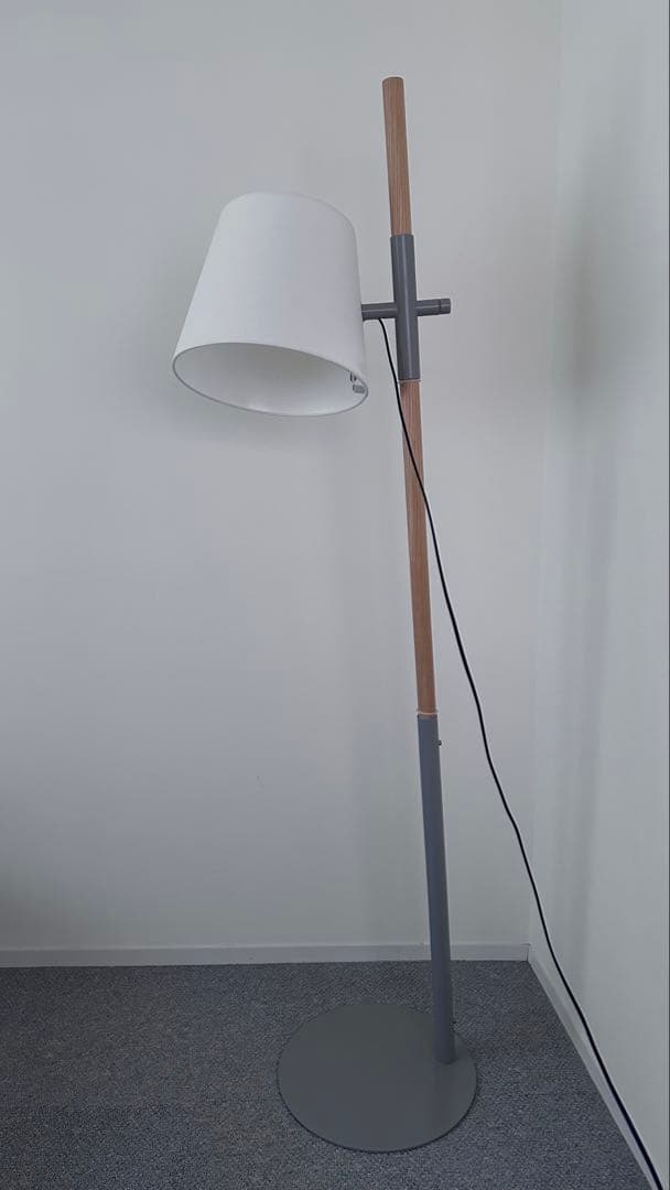 美品　IDEE フロアライトSOLO FLOOR LAMP