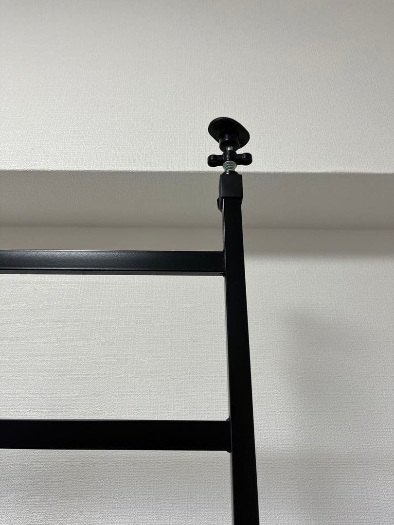 壁収納　突っ張りラック