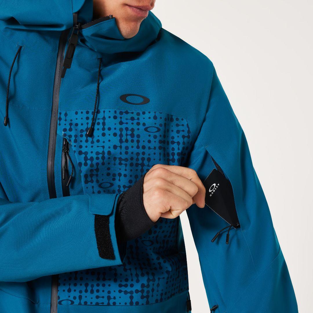 OAKLEY スノーボードウェア　スキーウェア　M/Lサイズ【最終値下げ】