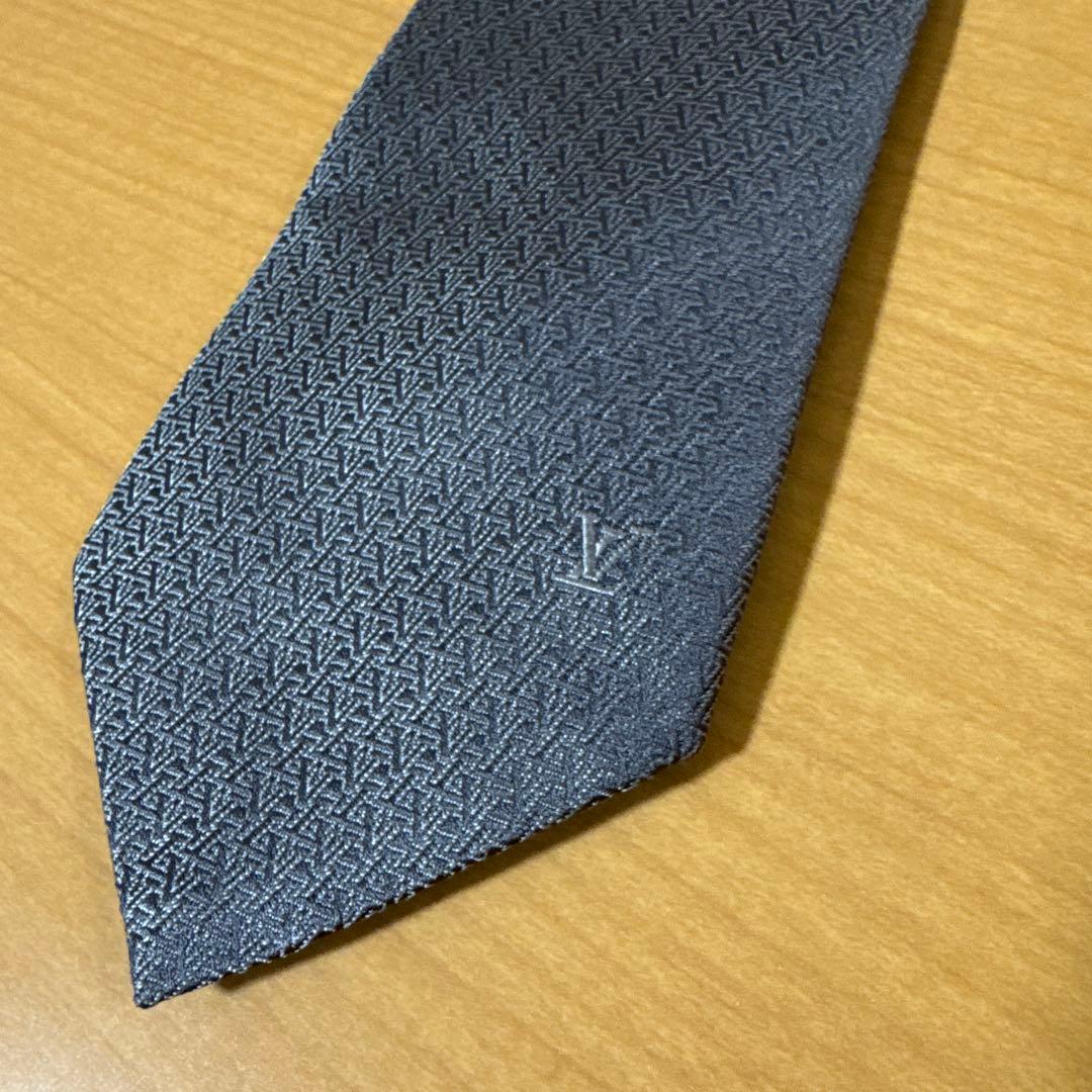 ルイ・ヴィトン ネクタイ グレー