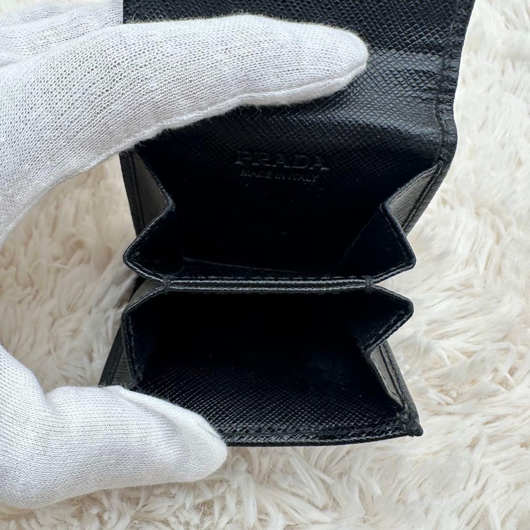 ✨美品✨プラダ　二つ折り財布　三角ロゴ　ケース　サフィアーノレザー　黒