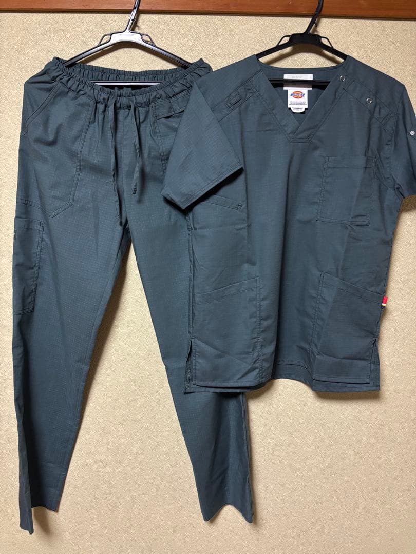 ディッキーズスクラブ　上下2点セット新品未使用