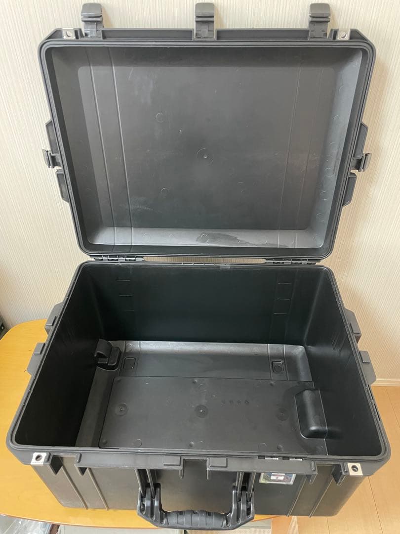 PELICAN AIR 1637 ペリカン