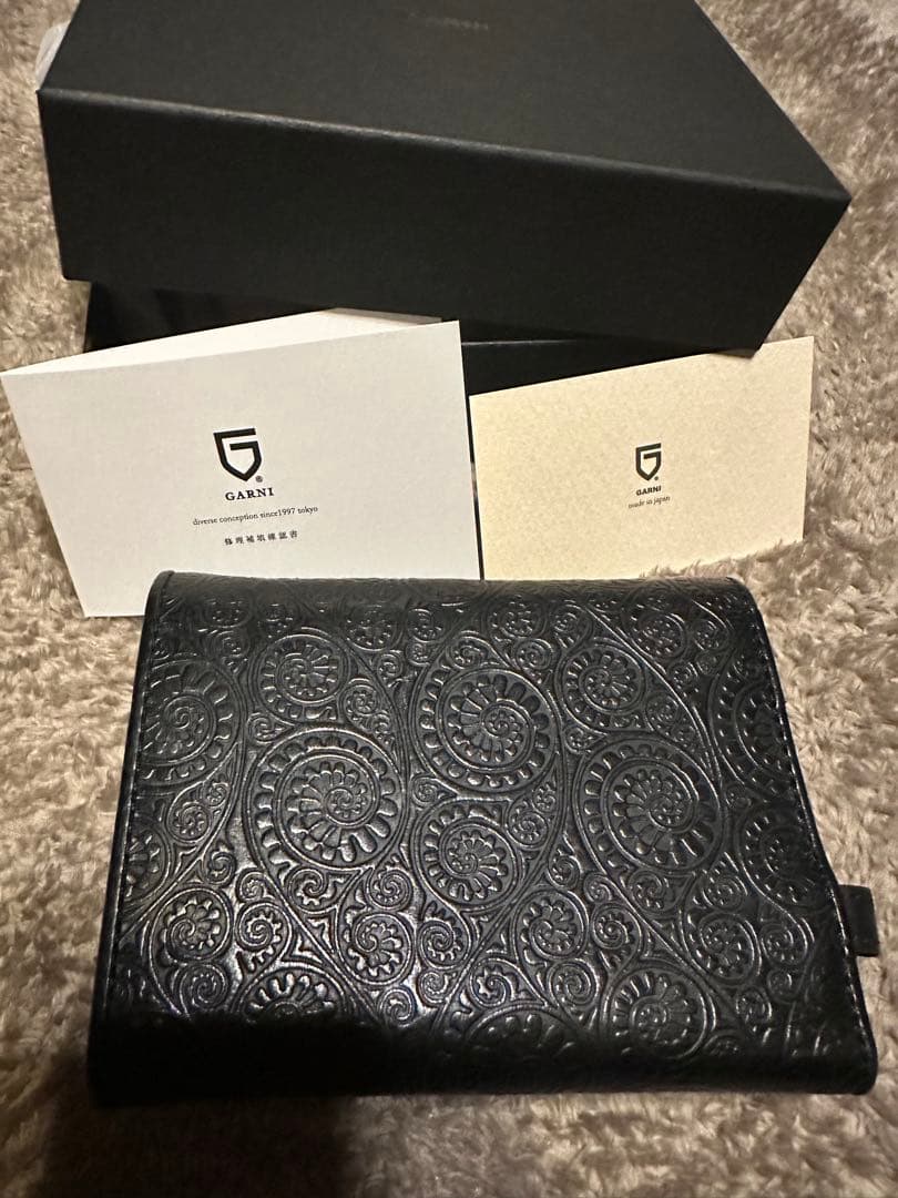 garni ガルニ　財布　wallet ウォレット　三つ折り財布