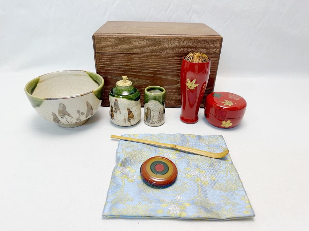 茶道具 桑 茶箱九点セット 茶碗 棗 茶筅 振出 巾筒 等