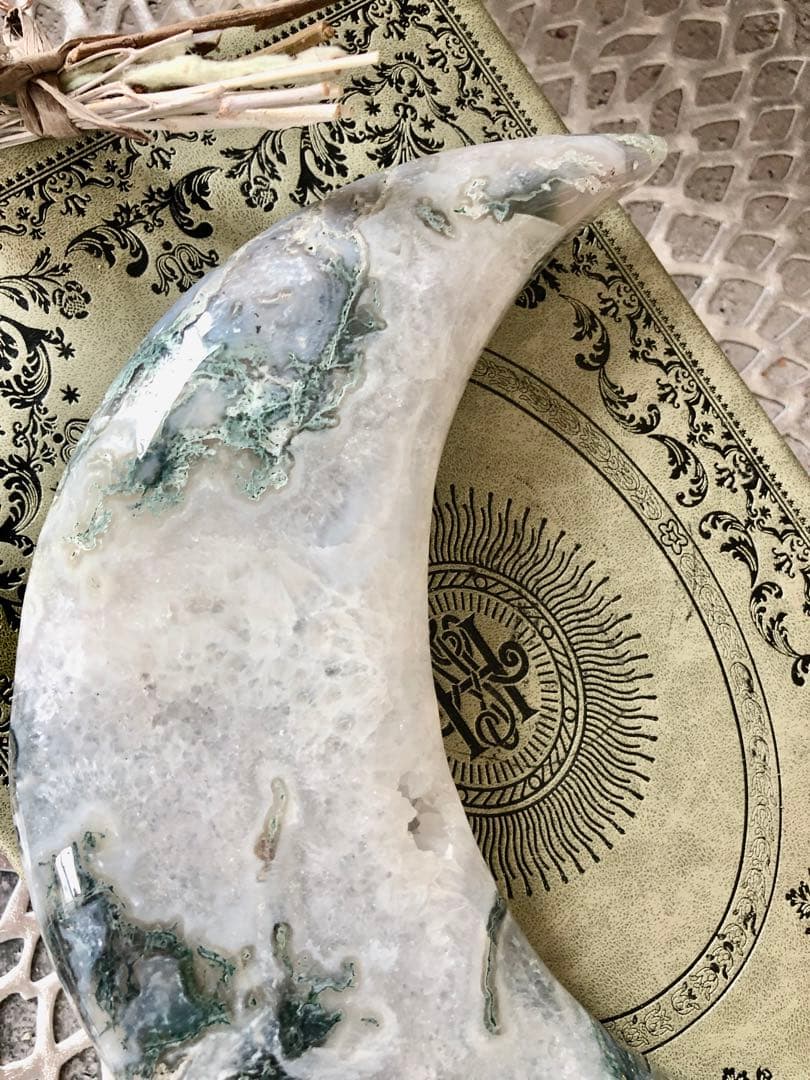 超ビッグ　モスアゲート　ビッグ　ムーン　月　スタンド付き　ジオードあり