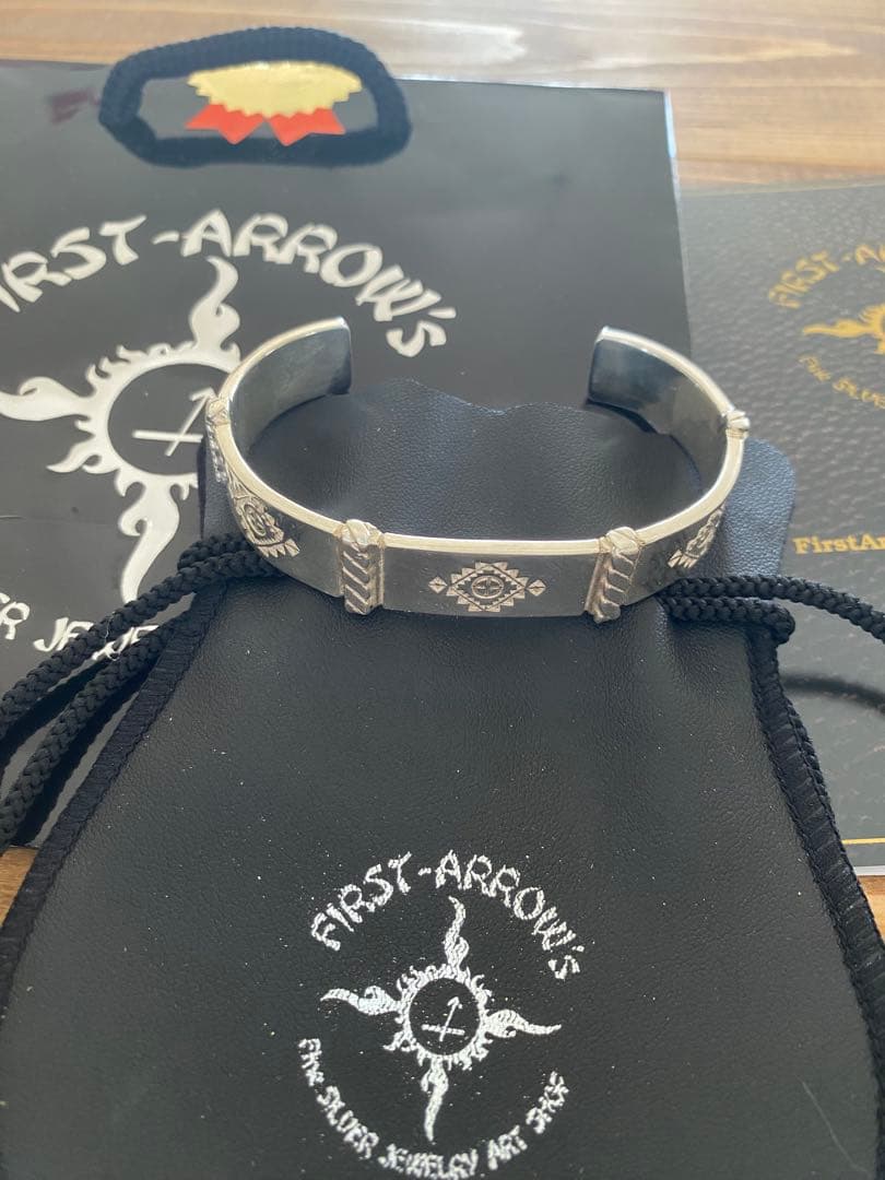 ファーストアローズ　KANバングル　M ギャランティ付き　最終値下げ　半額以下