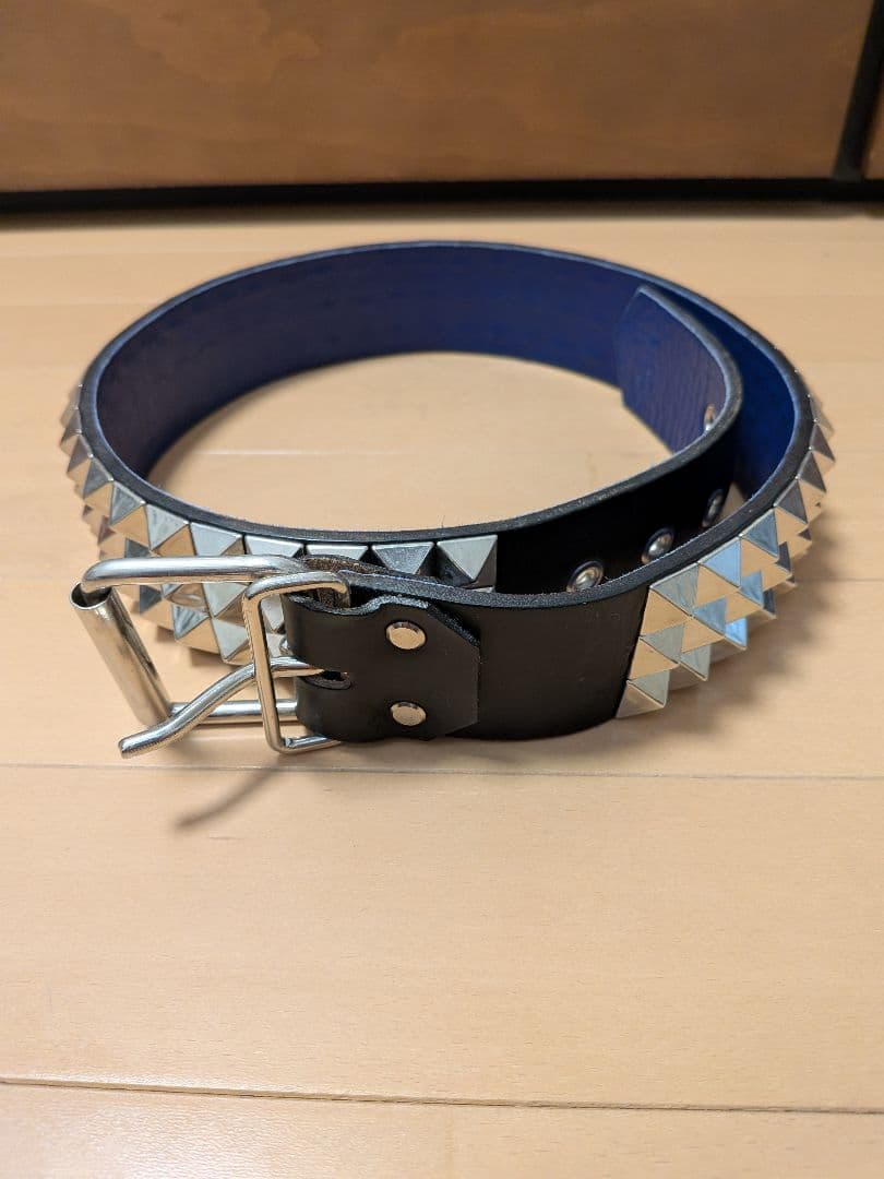 toccataトッカータ3連ピラミッドスタッズベルト　表黒裏青