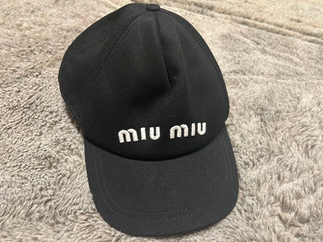 【最終値下げ】miumiu ロゴ ベースボール キャップ　ブラック 未使用　黒