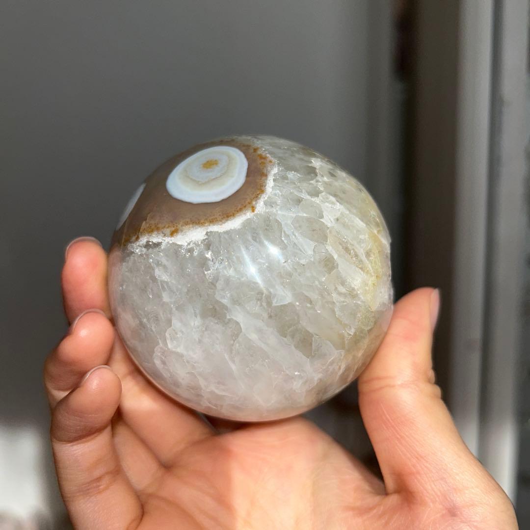 笑口 bigサイズ スフィア 瑪瑙 結晶 虹あり 67.6ミリ 364g