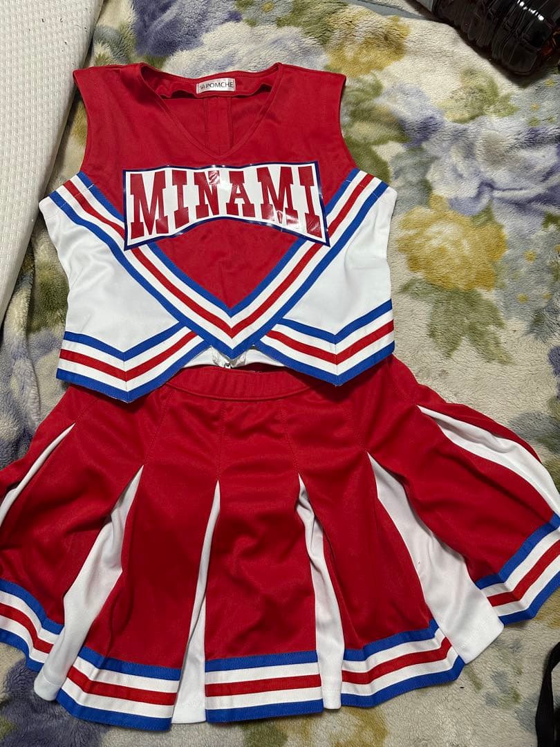 チアユニフォーム　Mサイズ　ポムシェ製
